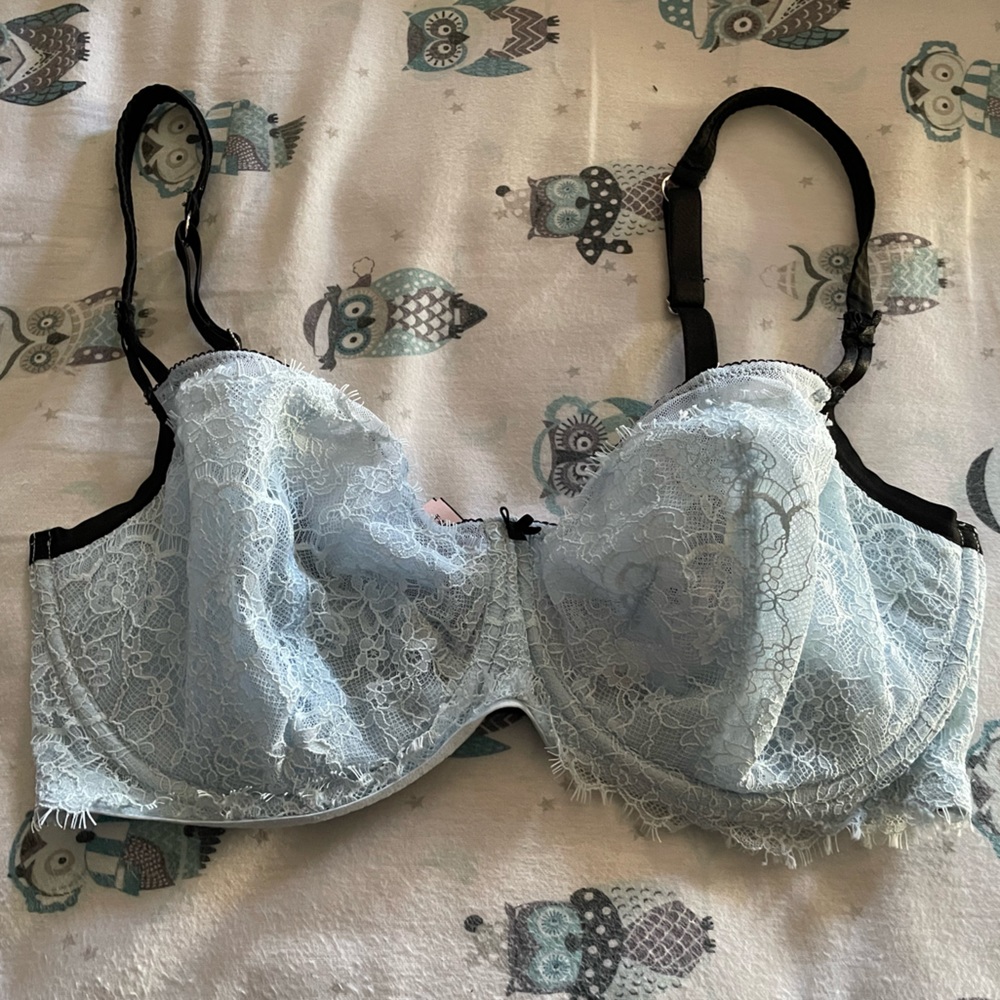 Victoria Secret pad free push up bra